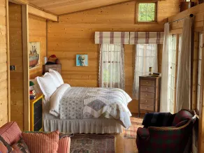 Waterfront Cottage, The Captains Cabin is a romantic, remote spot in the PNW. - Image 5