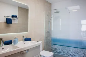 FRONTLINE VILLA 26, Modern Coastal Design with Amazing Views - Image 2