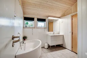 Family summer house in quiet area 8 adults 2 ch - Image 3