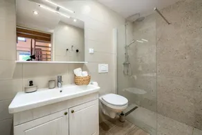 Stella Marina Deluxe Apartment - Image 2