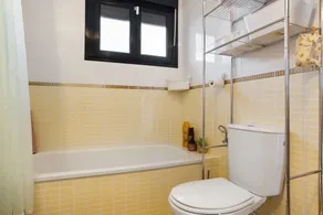 Casa de férias 'Amadeus' com piscina partilhada, terraço privado e acesso Wi-Fi - Image 3
