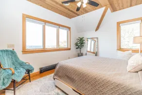 Lakefront Cottage - Best of Both - Image 5