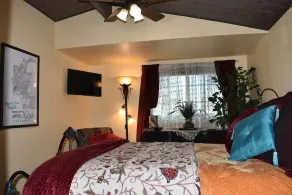 HOT TUB, Parking, A/C - Near SeaWorld, Beaches, MCRD, Barnes Tennis, PLNU! - Image 5