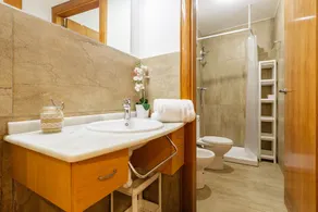 Ferienwohnung 'Sauc Beach' mit Privatterrasse, WLAN und Klimaanlage - Image 2