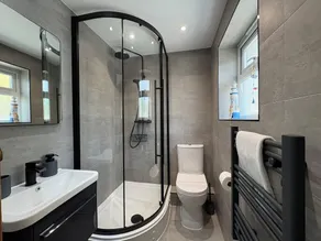 Panoramic Sea Views from this 2 Bedroom Cornish Townhouse - Image 2