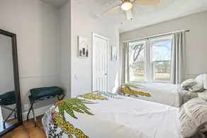 Quaint Cottage downtown Waco close to Magnolia, Baylor uni., Cameron Park Zoo... - Image 5