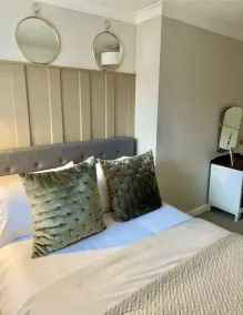*** Fab Garden Apt + outside space + free parking central Montpellier Cheltenham - Image 4