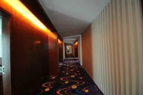 Good East Hotel - Image 2