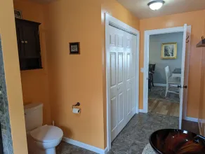 Gorgeous, stylish Muskegon Home - in wonderful Lakeside District! - Image 3
