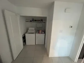 Cheerful 2 bedroom house 5 mins from Buckees - Image 2