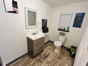 The Cozy King Studio #1 - Image 3