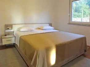 Sistak Holiday Home with private parking - Image 5