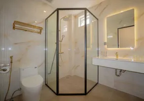 Y Hotel Phan Đình Phùng - Image 2