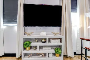 Luxe Loft Living in Downtown Kingsport's Iconic Telephone Building - Image 2