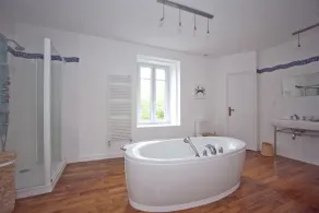 Family holidays near the seaside, in a comfortable farmhouse with swimming pool - Image 4