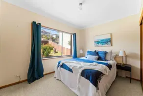 Cheerful beach house at redhead beach - Image 5