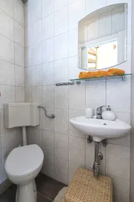House Lea - Image 5