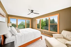 Treehouse Retreat - Wood Burning Sauna - Scenic Views - Sleeps 12! - Image 2