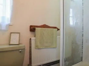 2 bedroom accommodation in Barton - Image 2