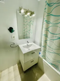 A697 - Bel appartement dans un lotissement avec piscine et parking - Image 2