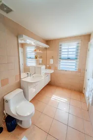 Comfortable 2-Bedroom House in Aruba - Image 4