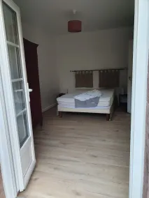 Appartement RDC au cœur de la rue de la citadelle - Image 4