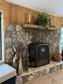 Spacious Secluded Cabin on 9 acres Hot Tub Outdoor Dining Private Trails - Image 2