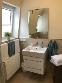 Comfort vacation apartment with south-facing balcony and unique view of the mudflats - Image 3