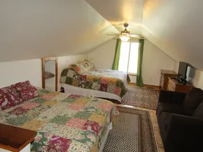 Private Luxury River Cabin on the Bank of the Shenandoah River - Image 4