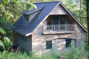 Scenic Luxury Cabin, Avskilt Woods, Blue Ribbon Trout Stream - Image 5