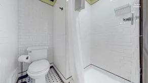 The Douglas Boathouse! Amazing location/ Sleeps 20 in comfort/ all ages friendly - Image 4