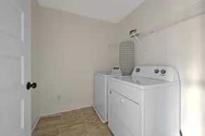 1 King 1 Queen 2 Double Garage Washer Dryer - Image 2