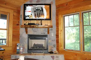 Devils Lake Baraboo Grand Cabin Sleeps 12 has WiFi - Image 3