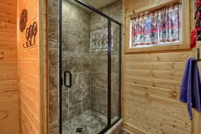 Natur-Seeanwesen, privater Steg plus 7 Schlafzimmer, 4 Badezimmer - Image 2