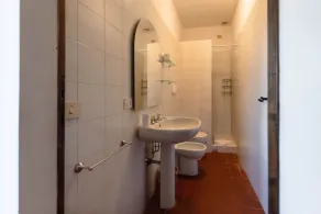 Beautiful farmhouse nestled in very sweet hills just a few minutes from Siena - Image 4