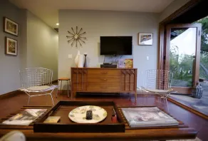 Moderne Rustic Retreat - Image 2