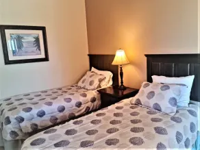 Luxury Three Bedroom Ocean Front Condominium - Image 5
