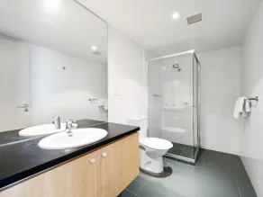 Swainson at Embassy - Image 5