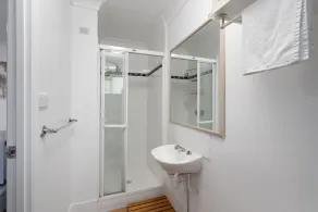 GORGEOUS STUDIO + 100M TO BEACH + POOL - Image 2