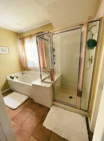Clean, Comfortable Stress Relief house in Austin - Image 5