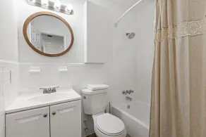 Stylish 2 BR condo - close to Riverwalk - Image 3