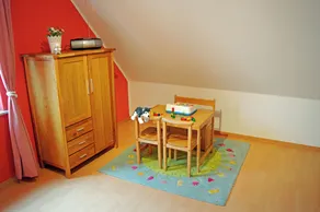 Cozy vacation home for families w. Dog, fenced, fireplace, 200m to Lake Plau - Image 2
