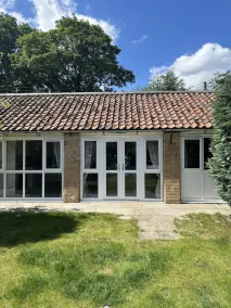 1 Bed Flat - Sleeps 2 - Pets - Parking - Wifi - Image 5