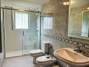 Lovely apartment for 5 people with WIFI, A/C, TV, terrace and pets allowed - Image 2