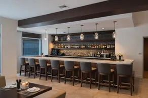 CW Hotel - Image 4