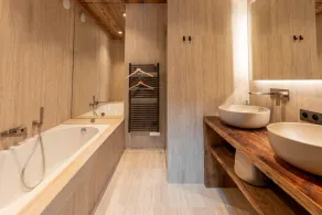 Chalet Yolo with Pool and Spa - Image 4