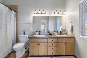 NEW! Canyon Trail Condo. Private. Full kitchen! 😍<br>CAN’T BEAT THIS LOCATION! 📍 - Image 2