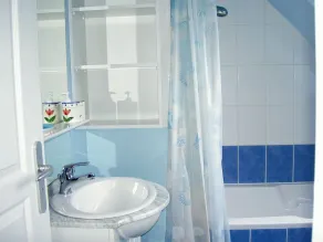 Una casa para 5a6 personas en un nivel en terrenos cerrados - Image 3