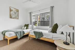 Cairns Tropical Bliss Swim in Swim out Apartment - Image 5