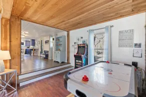 Remodeled Lake Texoma Beach Themed House Walking Distance to Neighborhood Beach - Image 3